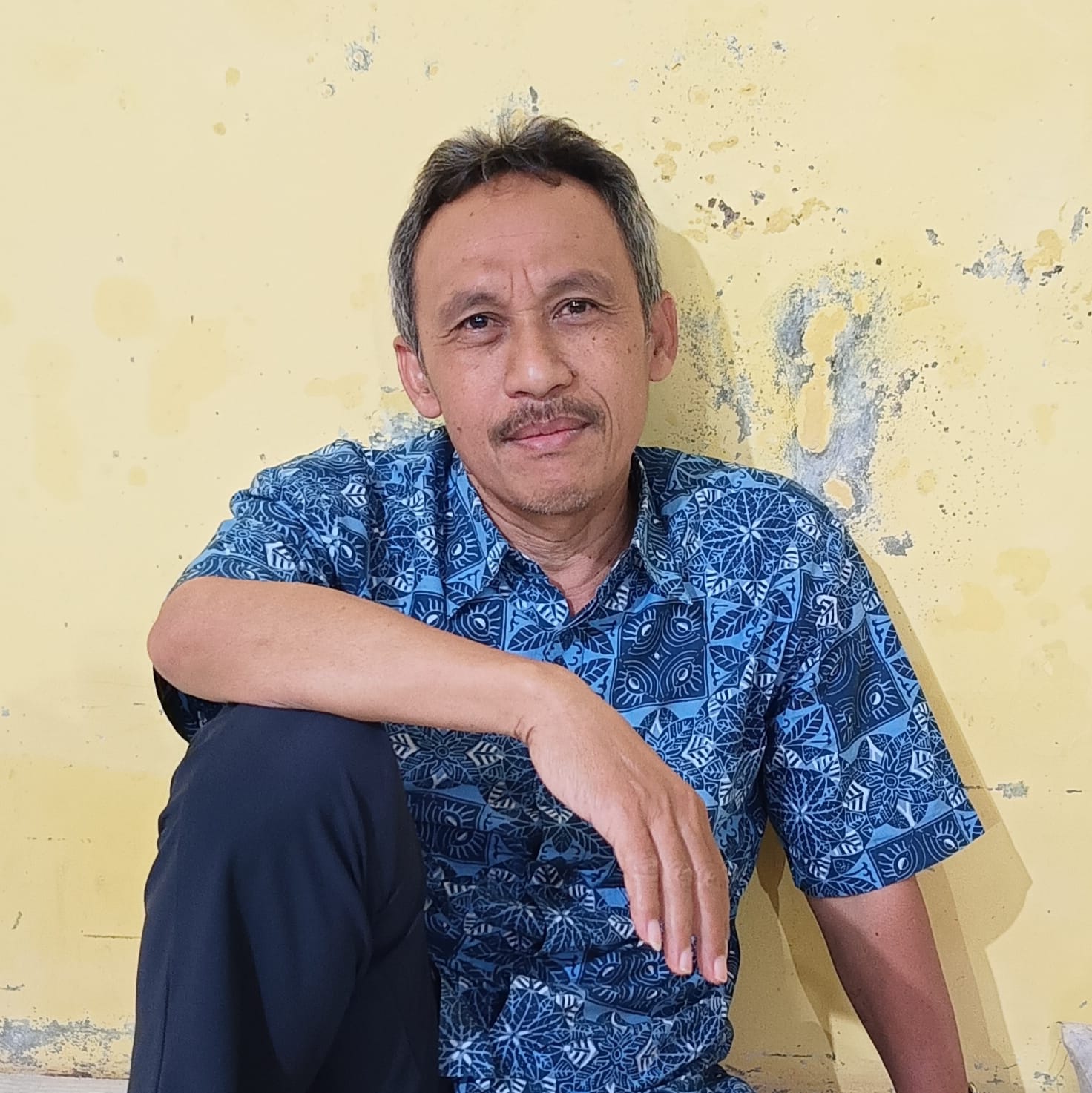 Foto Biodata