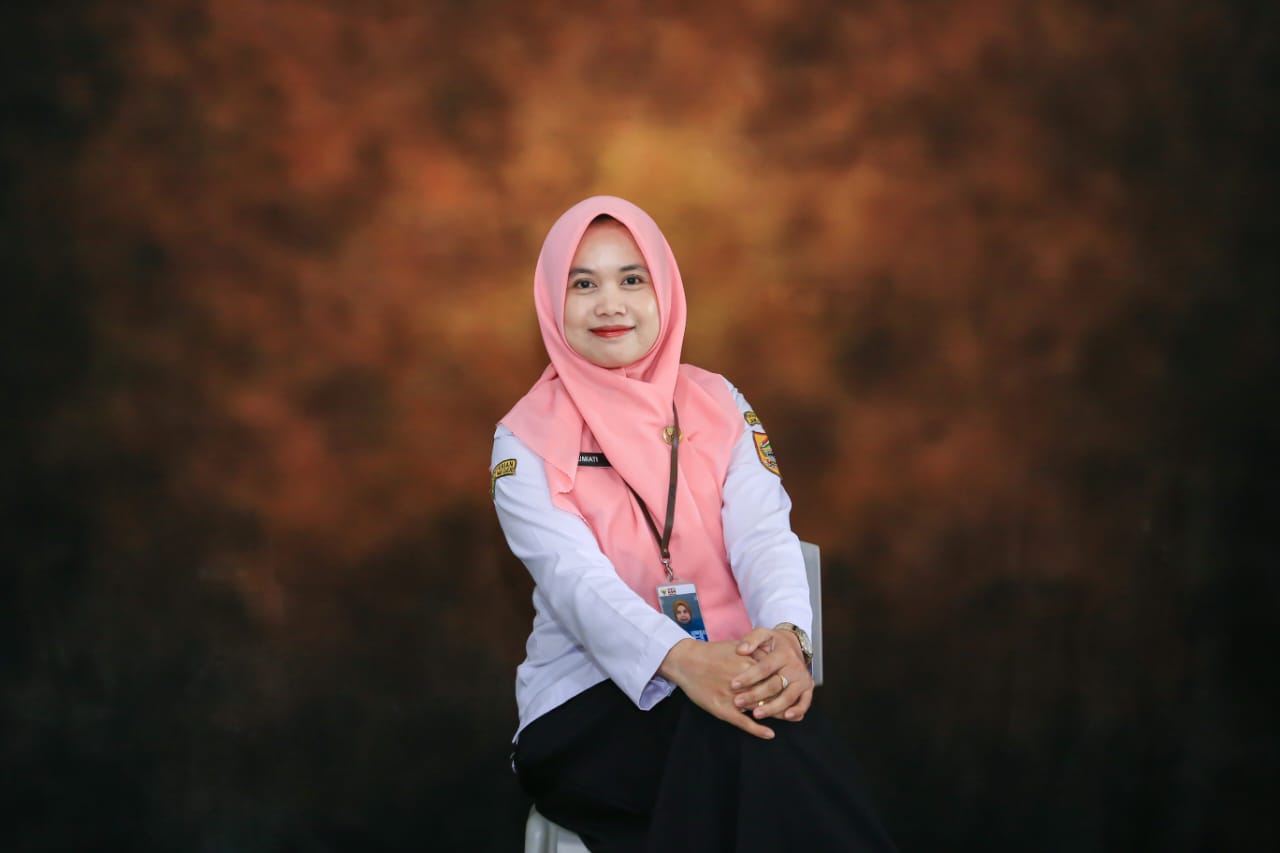 Foto Ibu Jumiati Mengajar
